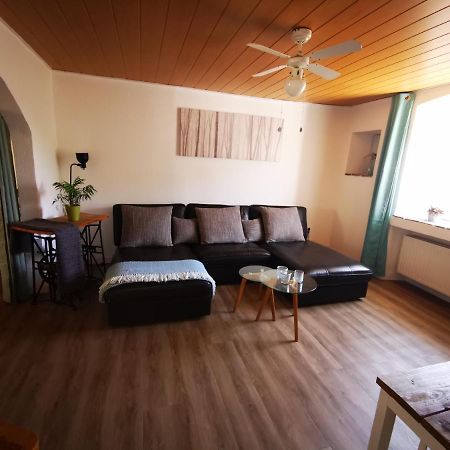 Mooi Ruim Appartement In Antieke Stadsboerderij Schönecken 외부 사진