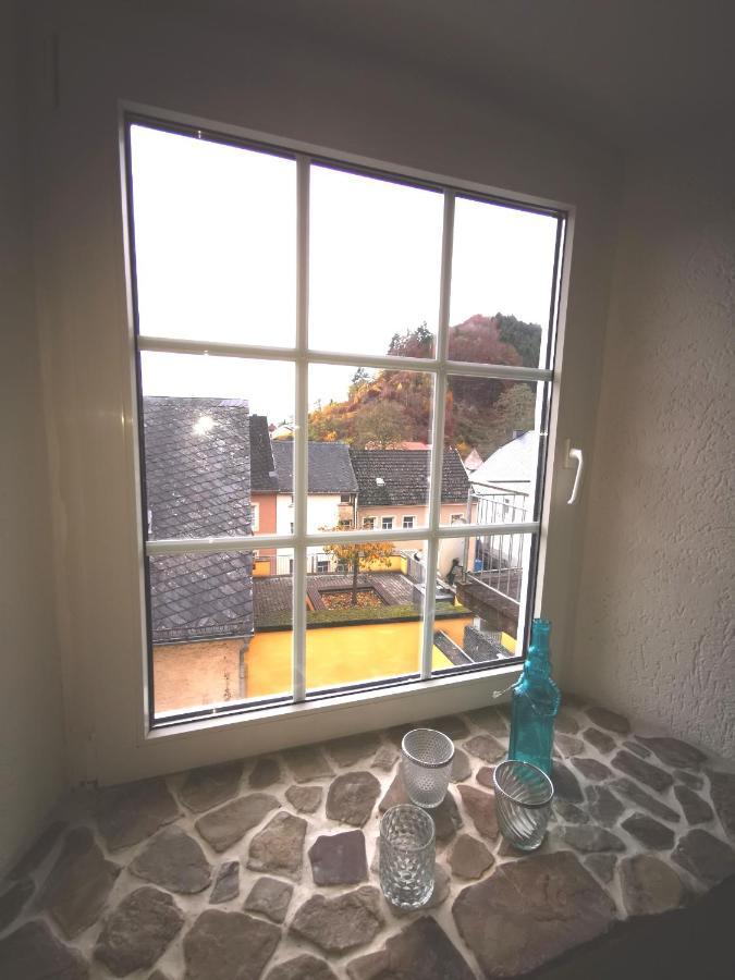Mooi Ruim Appartement In Antieke Stadsboerderij Schönecken 외부 사진